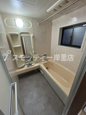 千本南2丁目戸建ての浴室