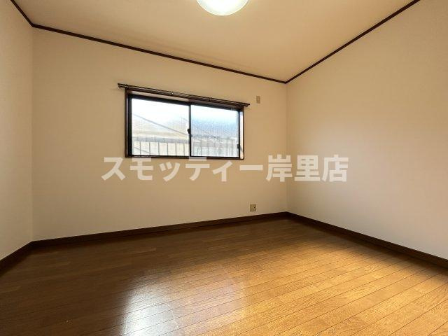 千本南2丁目戸建ての洋室