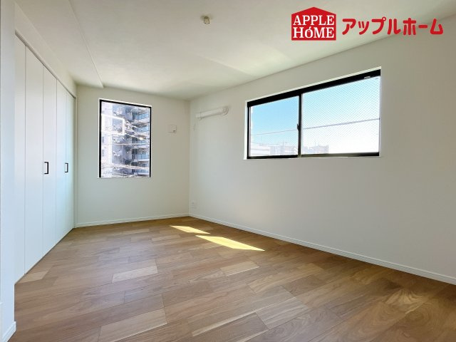 [新築住宅] さいたま市浦和区高砂4丁目 全3棟の洋室|居室は全室収納あり！たっぷりある収納活用でお部屋もキレイを保てます♪