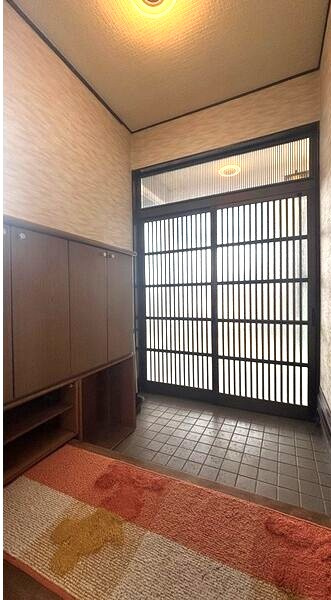 奥町剱光寺戸建の玄関