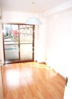 コンチネンタルハイツ富士見台の居間・リビング