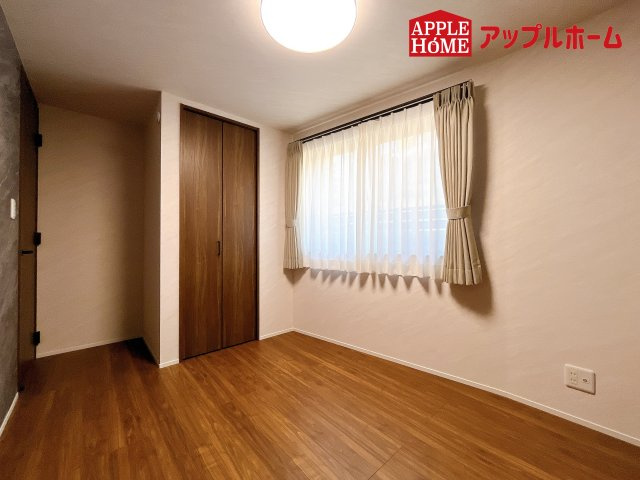 [新築住宅] さいたま市浦和区神明2丁目の洋室|居室は全室収納あり！たっぷりある収納活用でお部屋もキレイを保てます♪