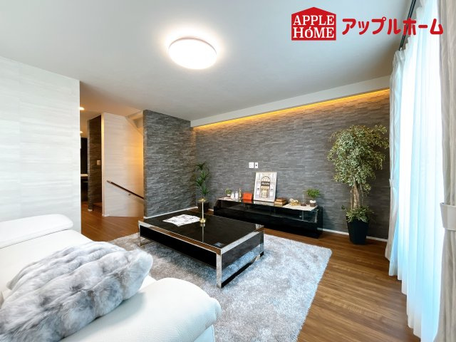 [新築住宅] さいたま市浦和区神明2丁目の居間・リビング|大空間リビングは毎日家族が笑顔で生活する空間であるリビング。広さと明るさには拘ってほしい空間です。