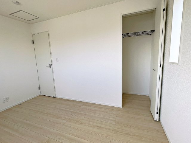 新築戸建・新築建売　矢吹町一本木第6　善郷小・矢吹中の洋室|6帖の洋室は北側の窓から一定した柔らかい光が入り、PC作業や読書などにも最適なお部屋です！