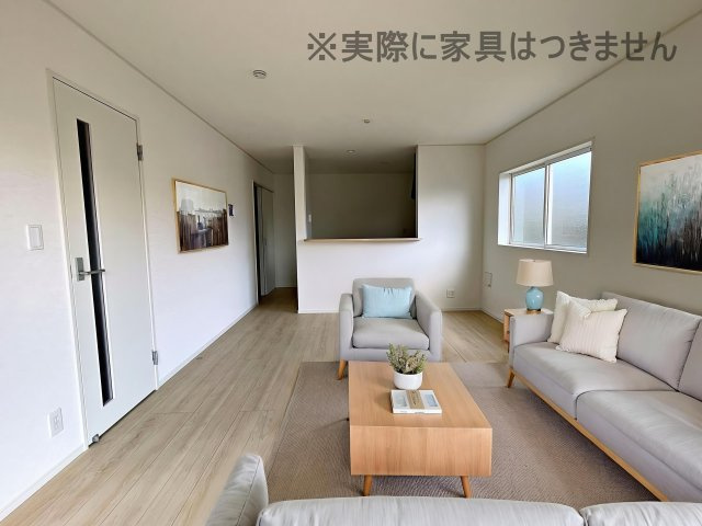 新築戸建・新築建売　矢吹町一本木第6　善郷小・矢吹中の居間・リビング|画像はバーチャルホームステージングの加工による演出で、実際の家具は付きません。