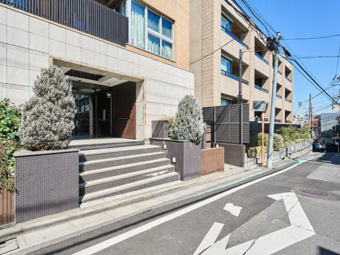 プラネスーペリア代々木参宮橋のエントランス|プラネスーペリア代々木参宮橋：「参宮橋」駅徒歩４分！