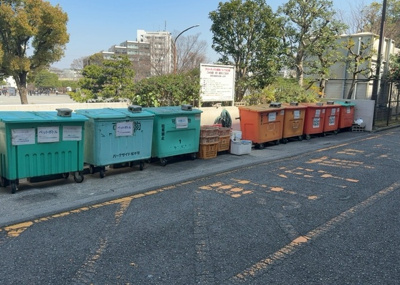 【設備】 | パークサイド松が谷１号棟 | 共有部分は、住民なら誰もが使える設備のこと。例えば駐車場やエレベーター、インターネット設備、セキュリティ設備などがあります。他にも、マンションの廊下・外部階段やエントランス・ゴミ置き場などがあります。