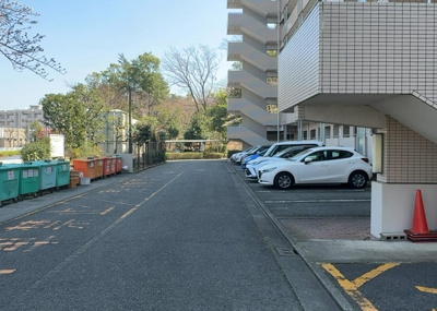【駐輪場】 | パークサイド松が谷１号棟 | マンションの駐輪場は、事前に空きがあるか確認を取ると安心です。せっかく入居したのに駐輪スペースがない！なんてことになったら大変ですよね。そこで、内見時や購入前にはまず事前に確認しておくと良いでしょう。