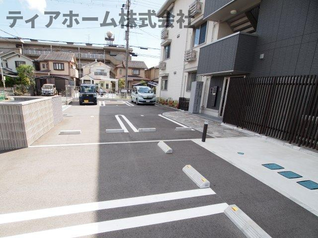 グラン　レヴェリーの駐車場