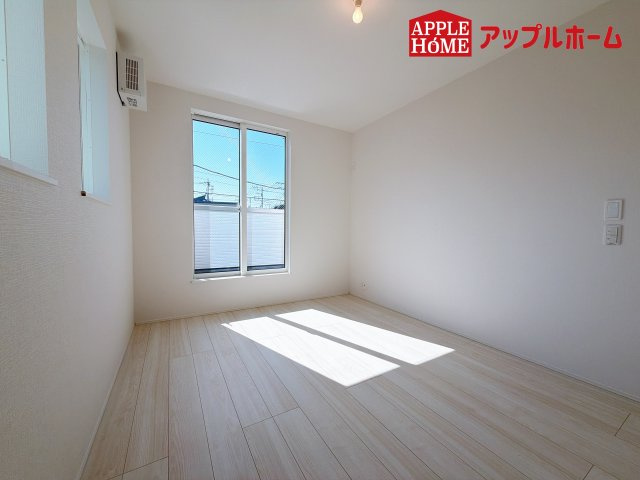 [新築住宅] さいたま市浦和区瀬ヶ崎1丁目 第1期 全1棟の洋室|２階居室は全室収納あり！たっぷりある収納活用でお部屋もキレイを保てます♪