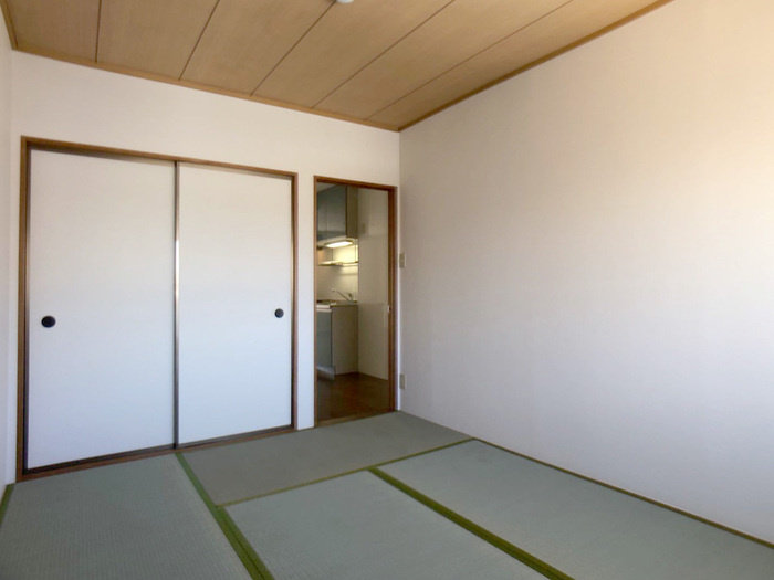 香芝市狐井のハイツの和室