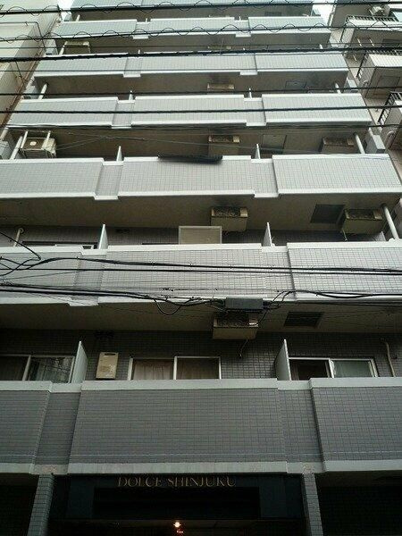ドルチェ新宿の外観