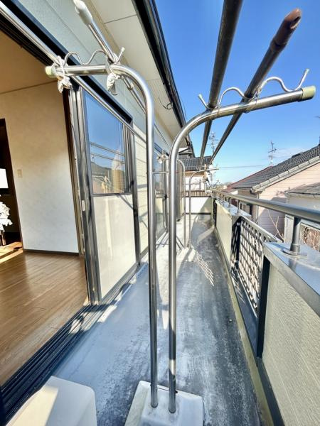 高知市朝倉丙　高台の中古一戸建てのバルコニー|陽当たり良好な南向きバルコニー