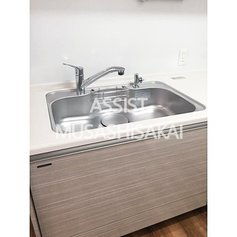 武蔵野パークヒルズのキッチン|写真：設備同仕様の別物件です