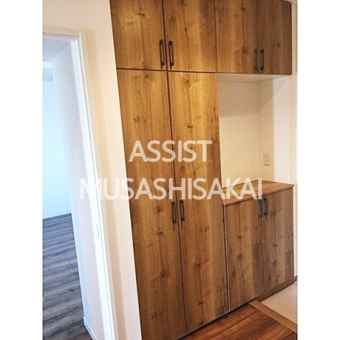 武蔵野パークヒルズの玄関|写真：設備同仕様の別物件です