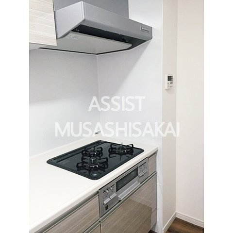 武蔵野パークヒルズのキッチン|写真：設備同仕様の別物件です