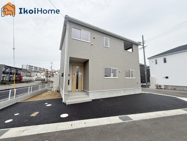 明石市大久保町谷八木第6　1号棟　新築戸建の駐車場|【ホームページに現地動画掲載中】●年中無休：当日予約可●2台駐車可！ご夫婦でのご使用や来客時に便利！