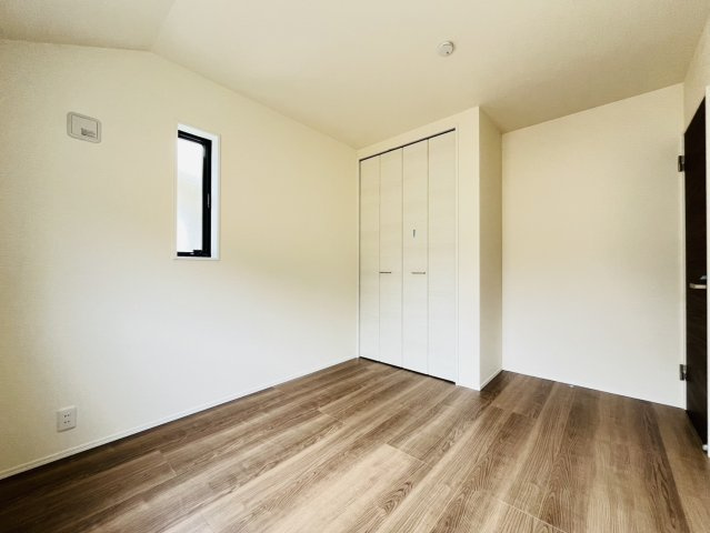 豊明市二村台一丁目21番の9一部『仲介手数料無料』新築戸建ての洋室