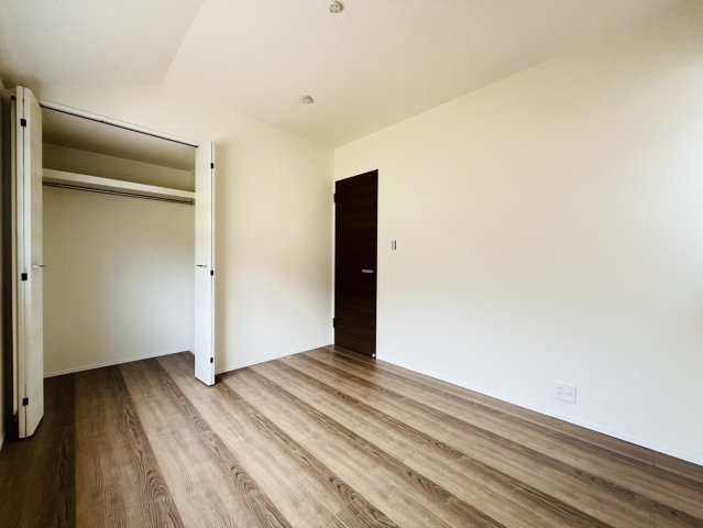 豊明市二村台一丁目21番の9一部『仲介手数料無料』新築戸建ての洋室