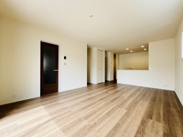 豊明市二村台一丁目21番の9一部『仲介手数料無料』新築戸建ての居間・リビング