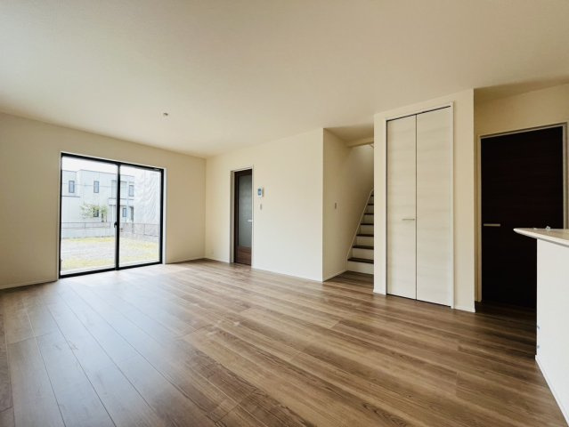 豊明市二村台一丁目21番の9一部『仲介手数料無料』新築戸建ての居間・リビング