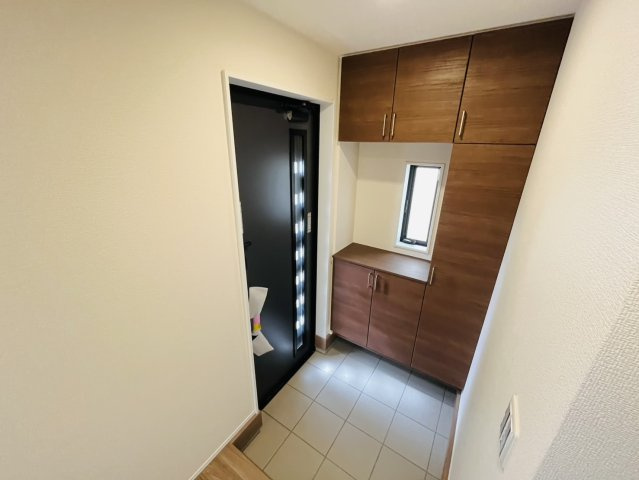 豊明市二村台一丁目21番の9一部『仲介手数料無料』新築戸建ての玄関