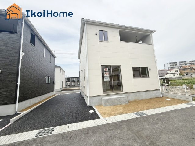 明石市大久保町谷八木第6　4号棟　新築戸建の駐車場|【ホームページに現地動画掲載中】●年中無休：当日予約可●無料送迎！最短10分でお迎えに向かいます！