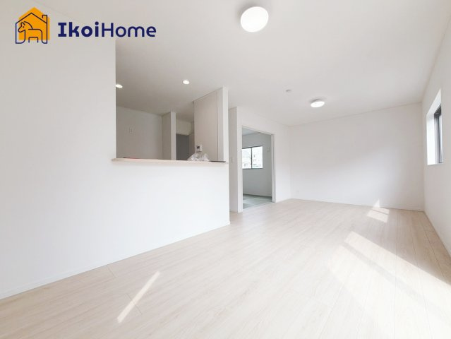 明石市大久保町谷八木第6　4号棟　の居間・リビング|【ホームページに現地動画掲載中】●年中無休：当日予約可●広々LDKは開放感があり、大型家具も設置可能