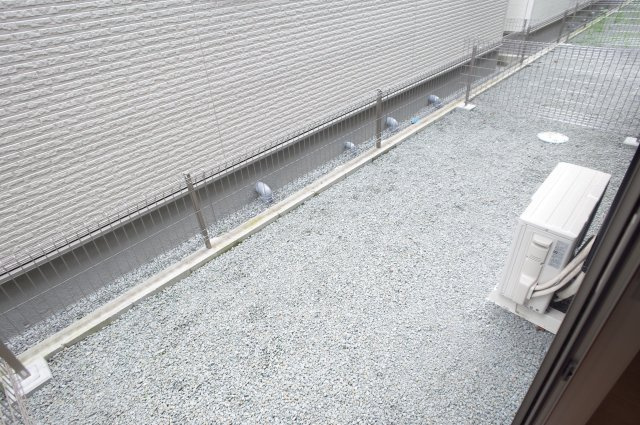 クリスタルハイツ仁豊野の庭
