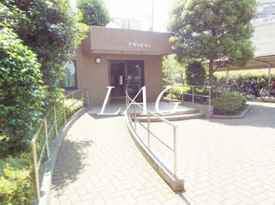 【エントランス】 | グランドヒル | エントランスです。