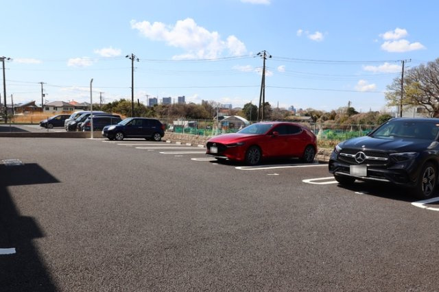 パークサイド新検見の駐車場