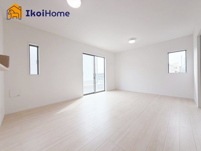 明石市大久保町谷八木第6　6号棟　の居間・リビング|【ホームページに現地動画掲載中】●年中無休：当日予約可●エアコン・壁掛TV等を住宅ローンに組込み可