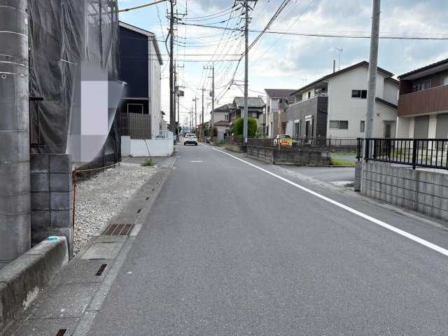 【前面道路含む現地写真】 | 熊谷市大原第3　クレイドルガーデン　新築戸建　全1棟　