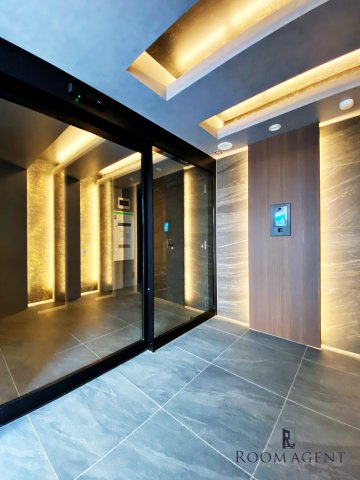 プレイズシード浄心のエントランス|類似です