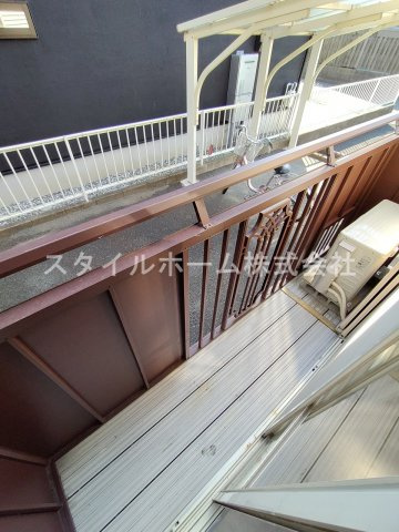ヤマニあけぼのサンハイツC棟のバルコニー