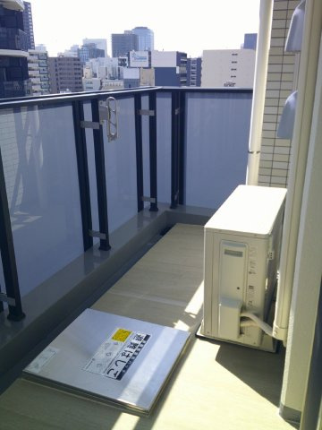 大阪市中央区材木町の賃貸マンションのバルコニー