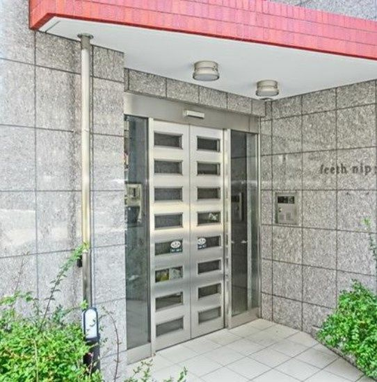 feeth日暮里のエントランス