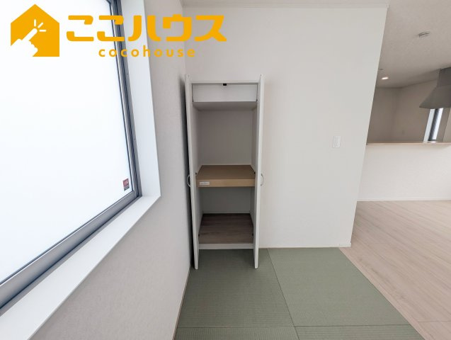 うるま市与那城屋慶名第6　クレイドルガーデン　新築戸建て　全4棟　1号棟の収納|お子様の遊び場としても使えるタタミコーナー
