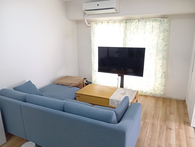 エンゼルハイム富士参番館　富士市水戸島の居間・リビング|リビングが広々としているので、ご家族でゆっくりくつろげますね。明るく心地よい空間となっています。