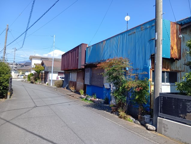 売土地　富士市今泉の外観|間口が16.5ｍと広いので車の出入りもスムーズです。