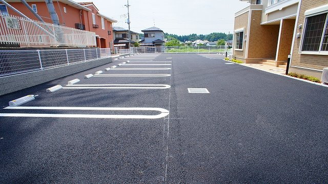 ロワゾーブルーGの駐車場
