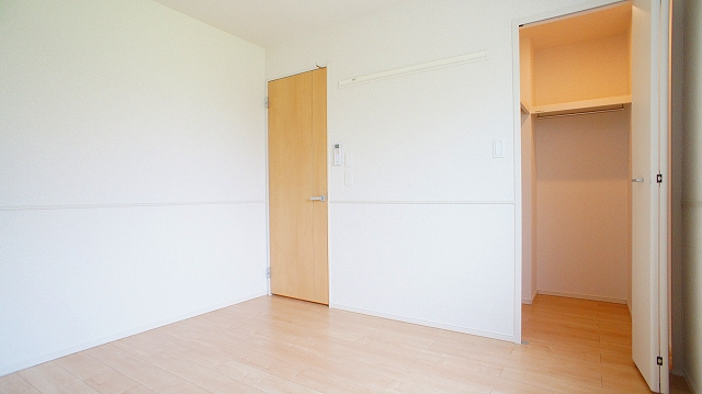 ロワゾーブルーGの洋室