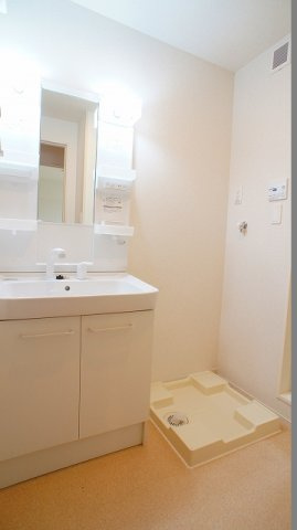 ロワゾーブルーGの洗面所