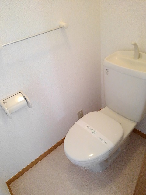 藤沢市善行坂２丁目のアパートのトイレ