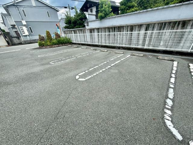 ソレイユ・北野の駐車場