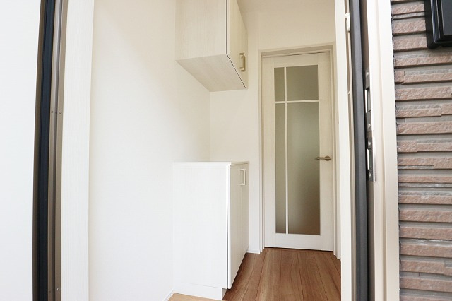 アフィット草津東Aの玄関