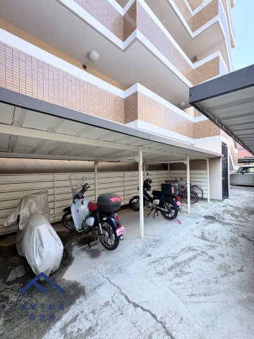 JGMヴェルデ唐の原駅前の駐車場