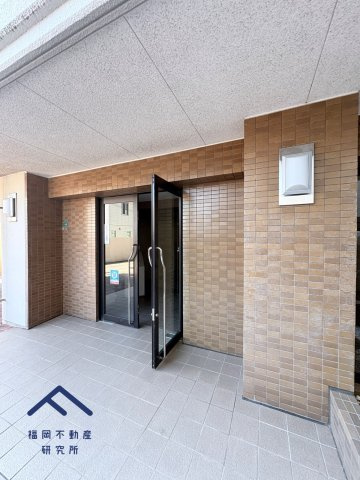 JGMヴェルデ唐の原駅前のエントランス
