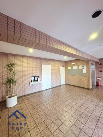 JGMヴェルデ唐の原駅前のエントランス