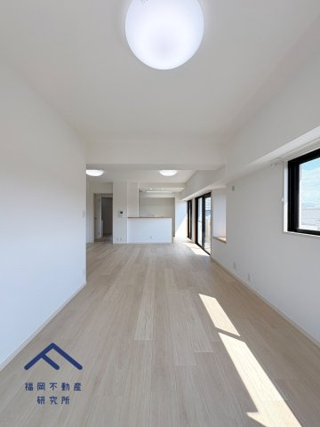 JGMヴェルデ唐の原駅前の居間・リビング